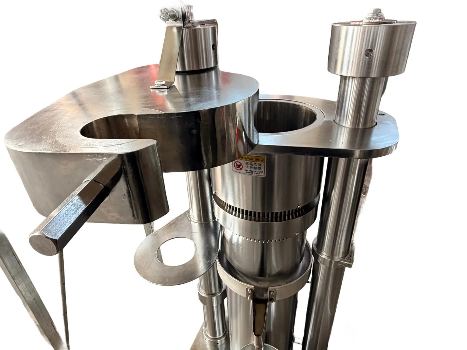 Korean type small hydraulic oil press operation view
